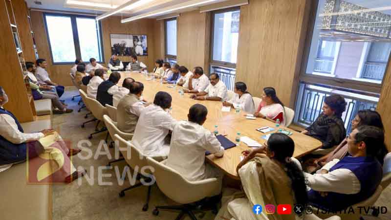 മുഖ്യമന്ത്രി സ്ഥാനാർത്ഥിയില്ല, വടംവലി വേണ്ട ഹൈക്കമാൻഡിന്റെ കർശന നിർദ്ദേശം 31 KPCC