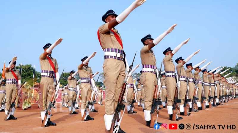 പാറാവ് ഡ്യൂട്ടിക്കിടെ മൊബൈല്‍ ഫോണ്‍ പാടില്ല; പൊലീസുകാര്‍ക്ക് കര്‍ശന നിര്‍ദേശം